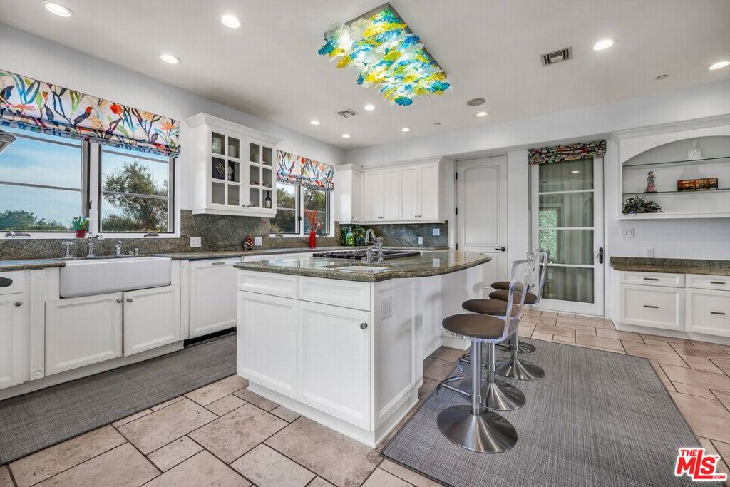 3110 Benedict Canyon Drive Property Photo 34