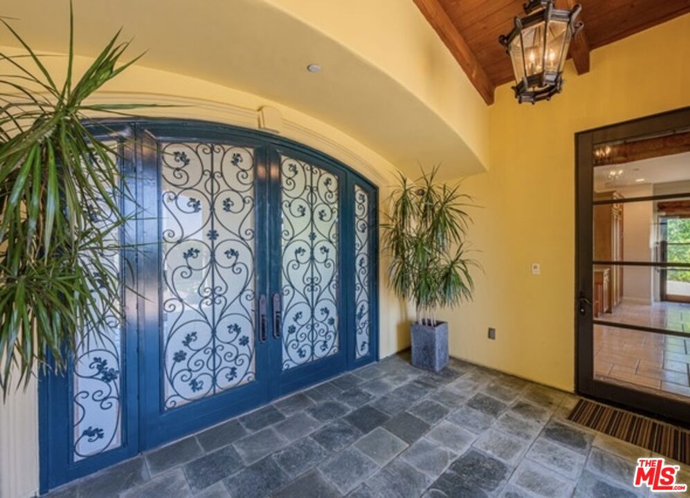 3110 Benedict Canyon Drive Property Photo 59