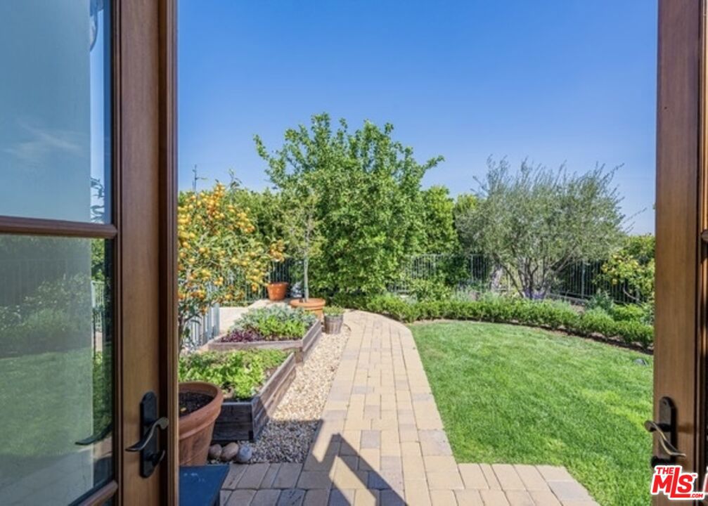 3110 Benedict Canyon Drive Property Photo 63