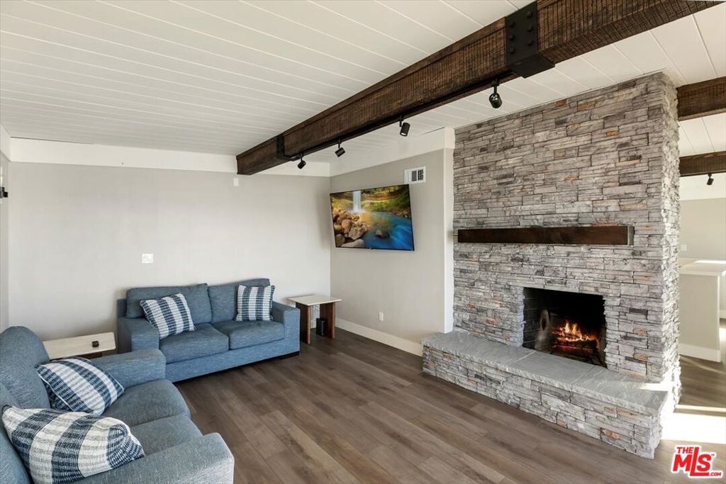 1610 Seacoast Drive D Property Photo 18