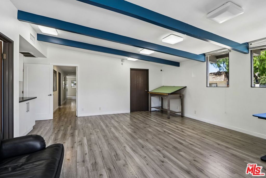 11100 Sheldon Street Property Photo 4