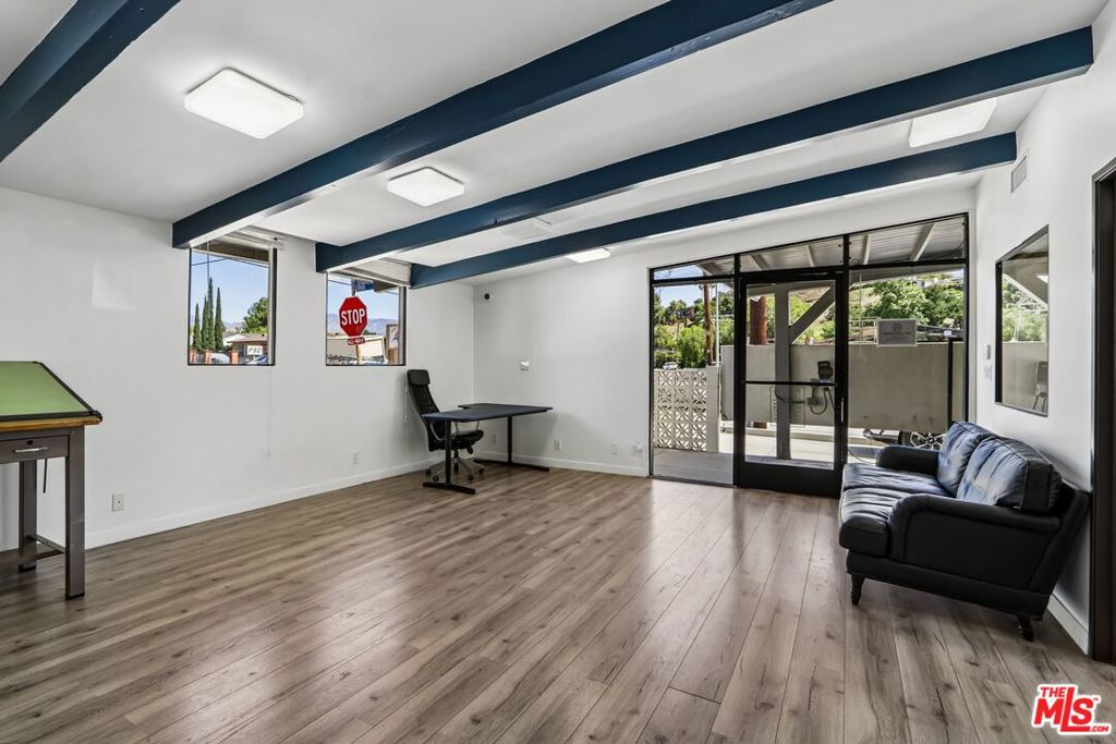 11100 Sheldon Street Property Photo 5