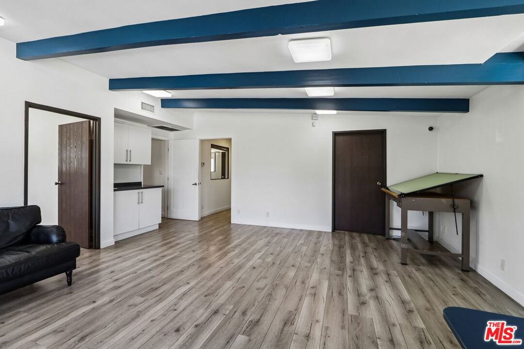 11100 Sheldon Street Property Photo 6