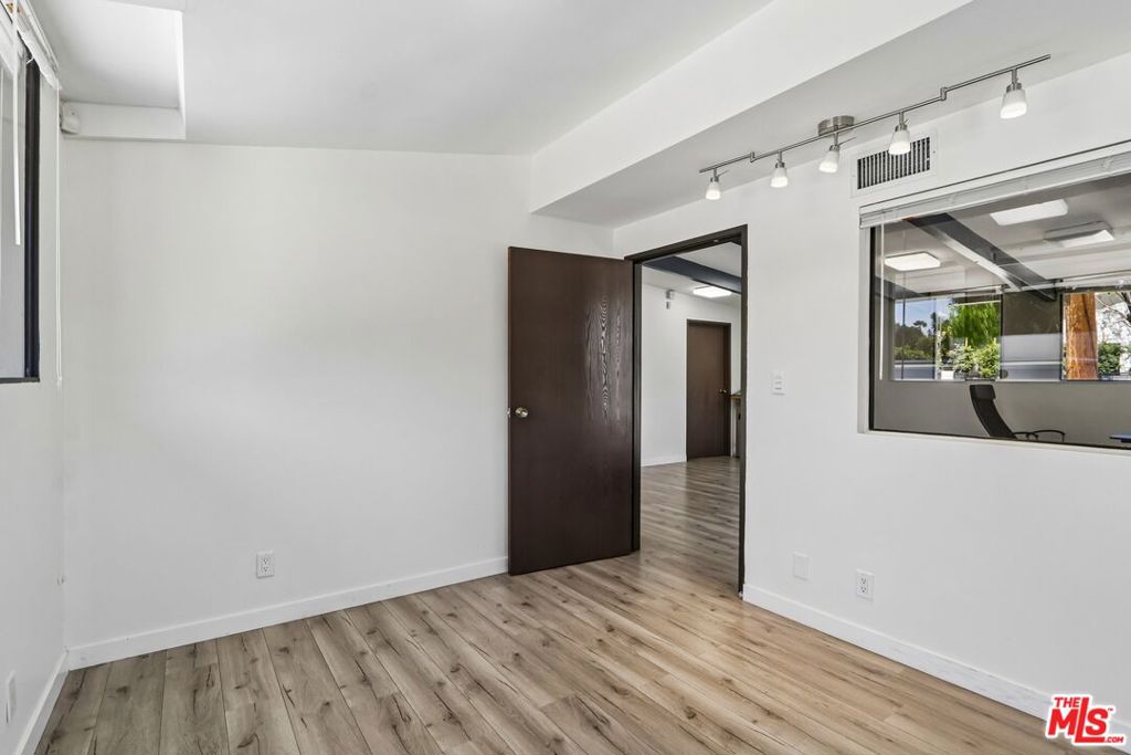11100 Sheldon Street Property Photo 7