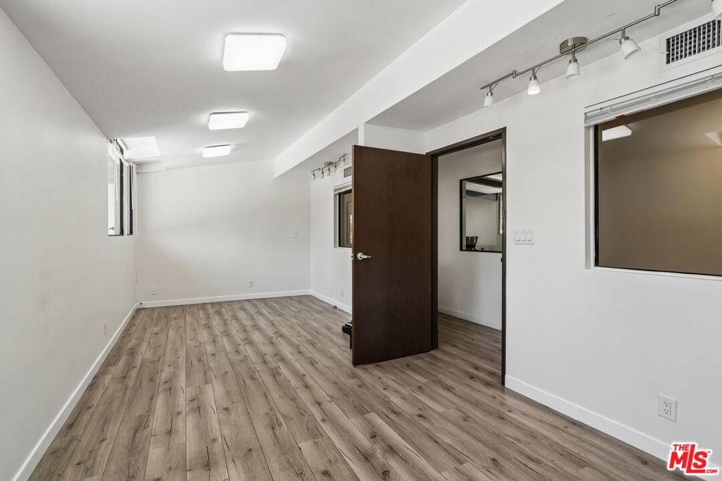 11100 Sheldon Street Property Photo 15