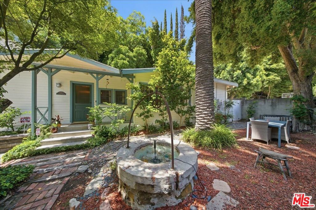 1551 N Beverly Glen Boulevard Property Photo 3
