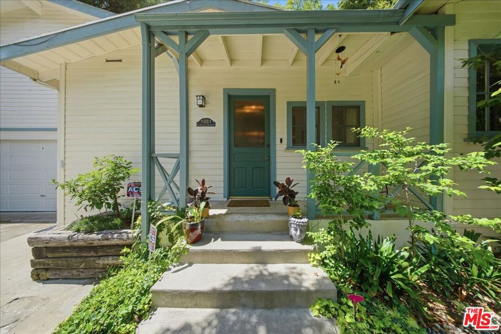 1551 N Beverly Glen Boulevard Property Photo 4