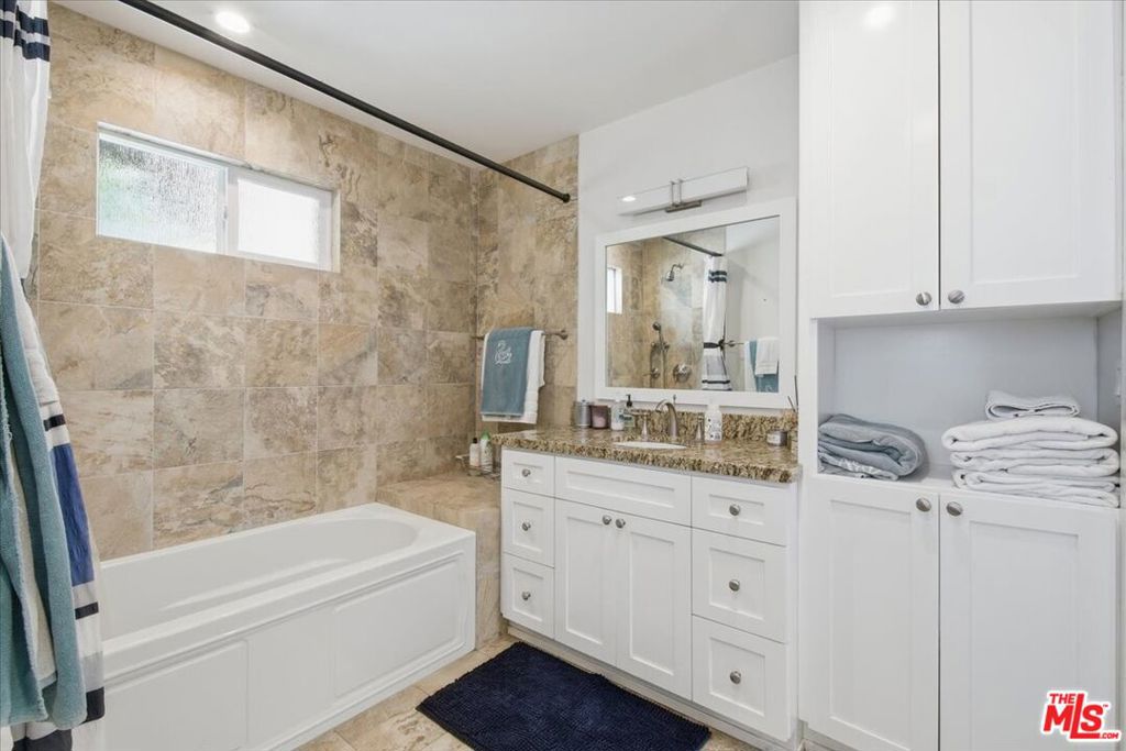1551 N Beverly Glen Boulevard Property Photo 28