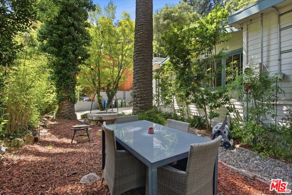 1551 N Beverly Glen Boulevard Property Photo 40