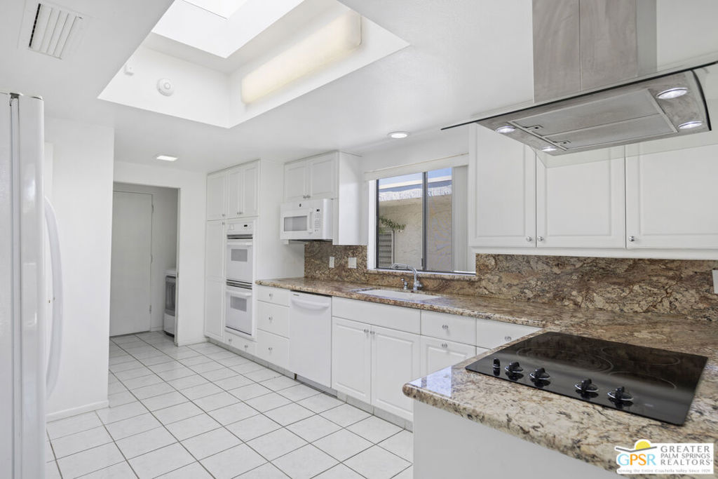 2450 Camino Vida Property Photo 13