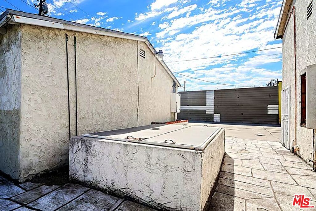 1108 E 84th Place Property Photo 13