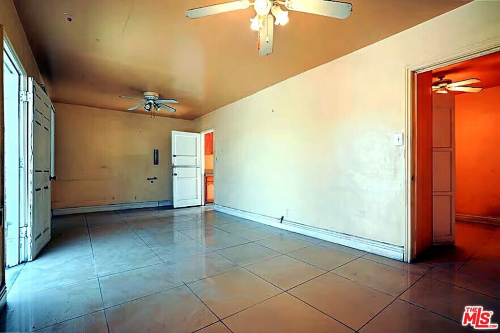 1108 E 84th Place Property Photo 45