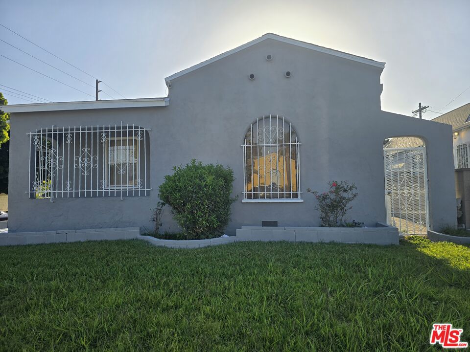 5959 Arlington Avenue Property Photo 1