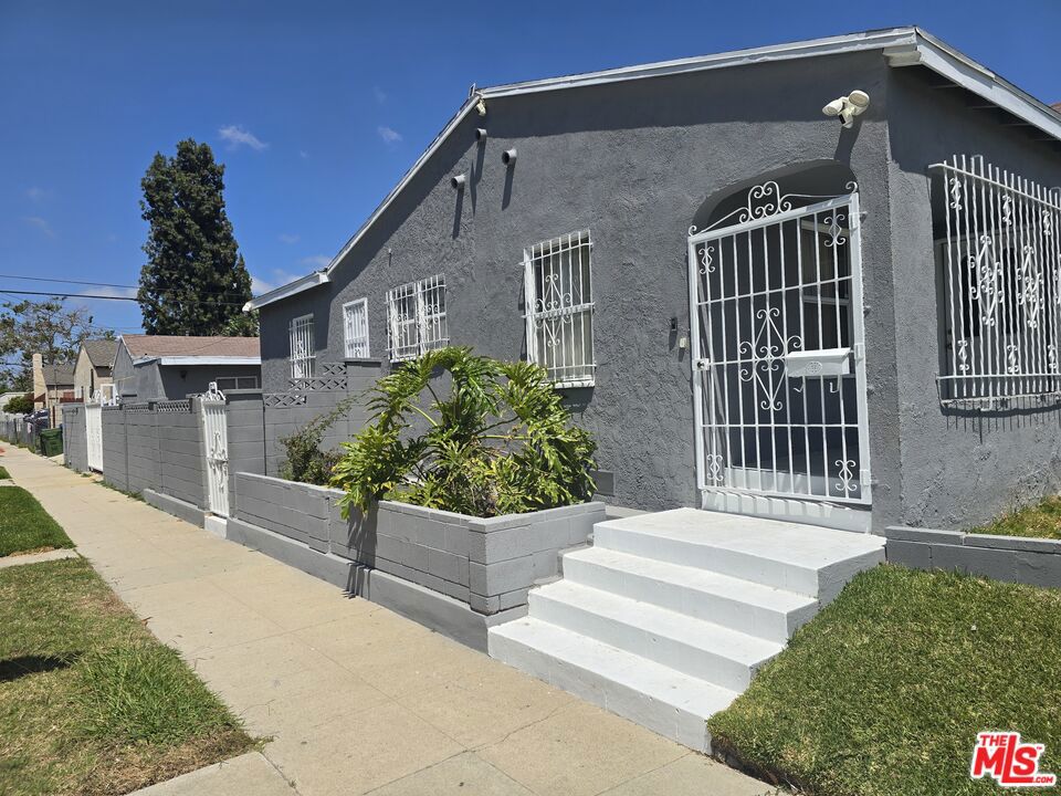 5959 Arlington Avenue Property Photo 2