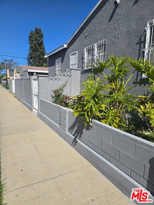 5959 Arlington Avenue Property Photo 5