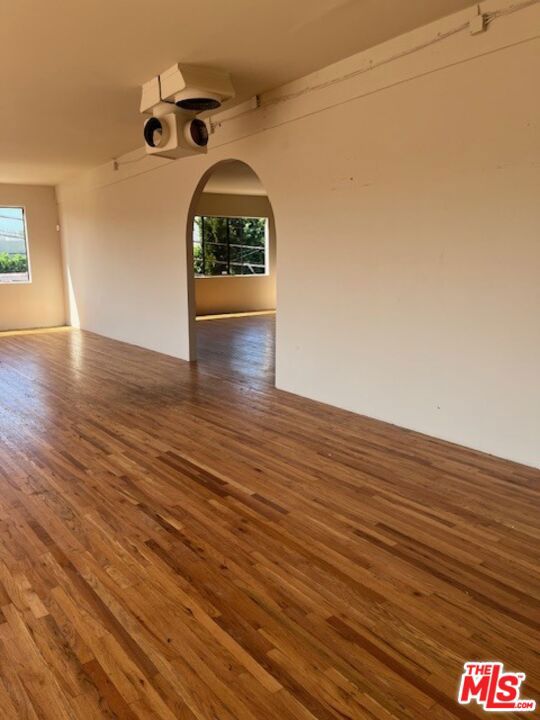 7600 Melrose Avenue N & O Property Photo 6