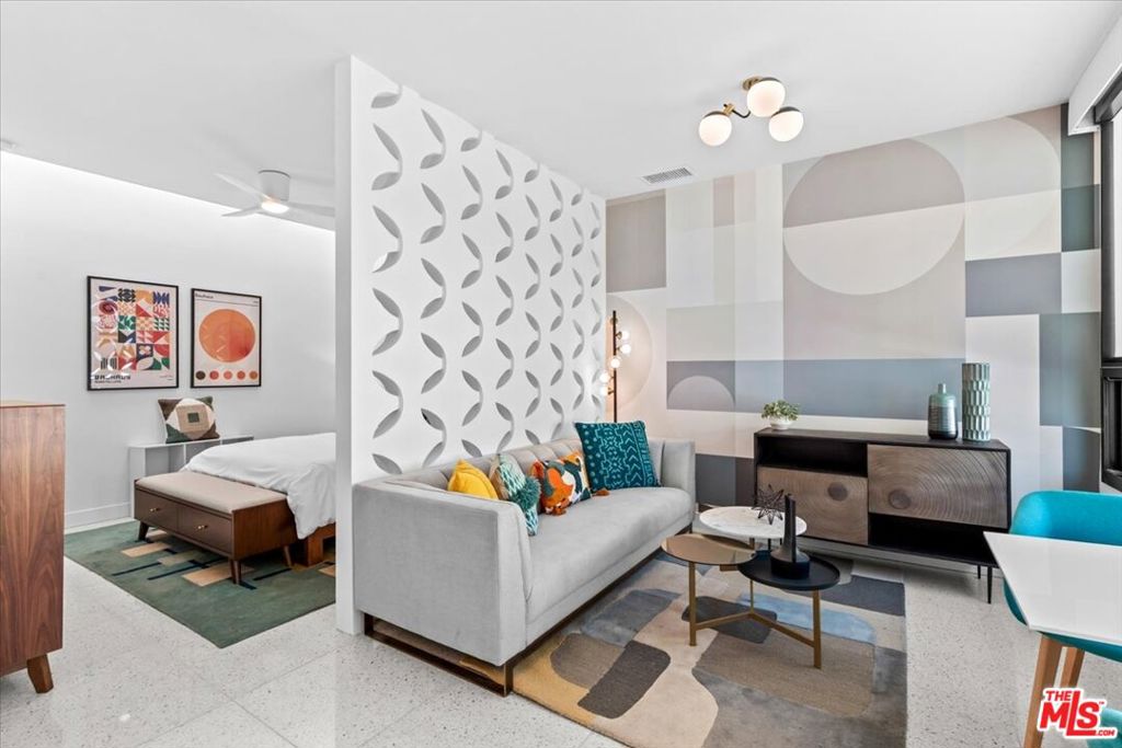 426 N Hermosa Drive