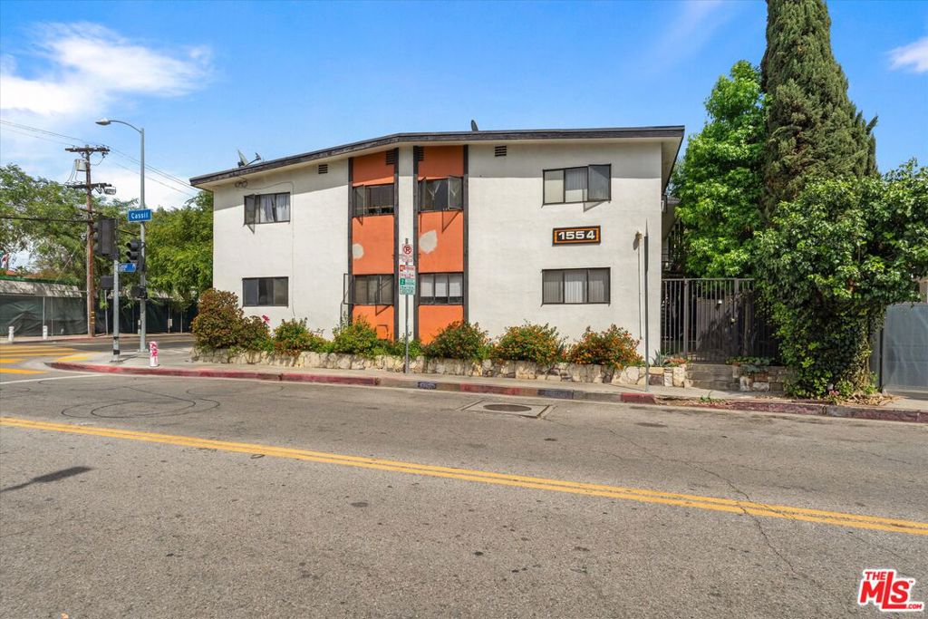 6610 Selma Avenue Property Photo 3