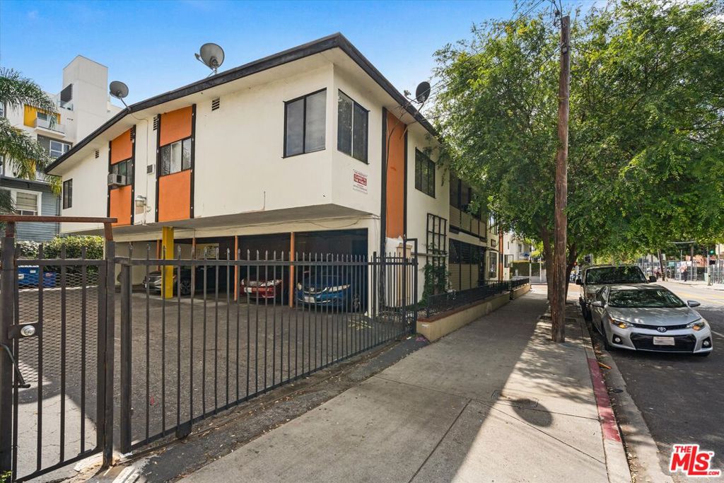 6610 Selma Avenue Property Photo 4