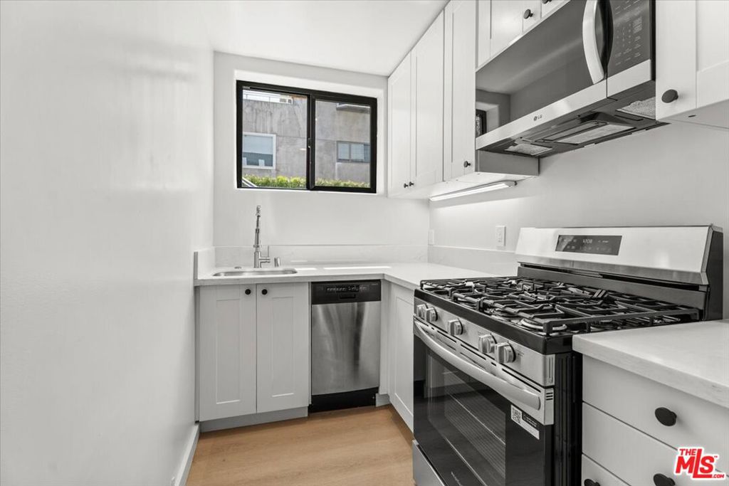 6732 Esplanade Street Property Photo 3
