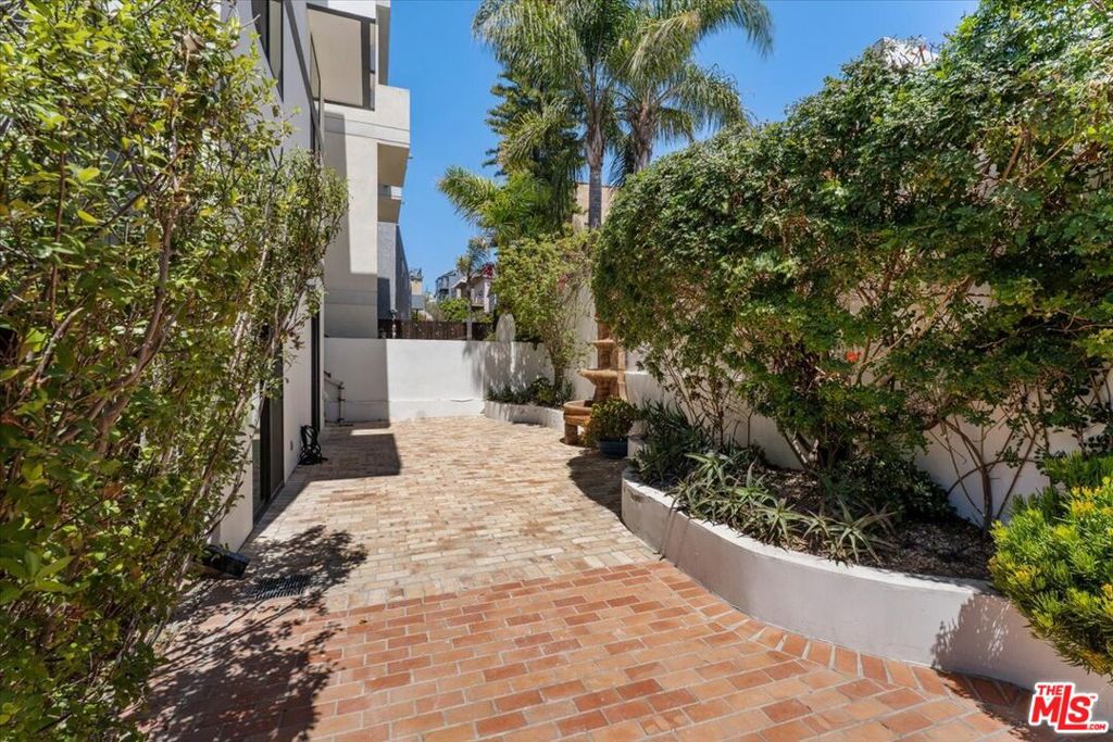 6732 Esplanade Street Property Photo 9