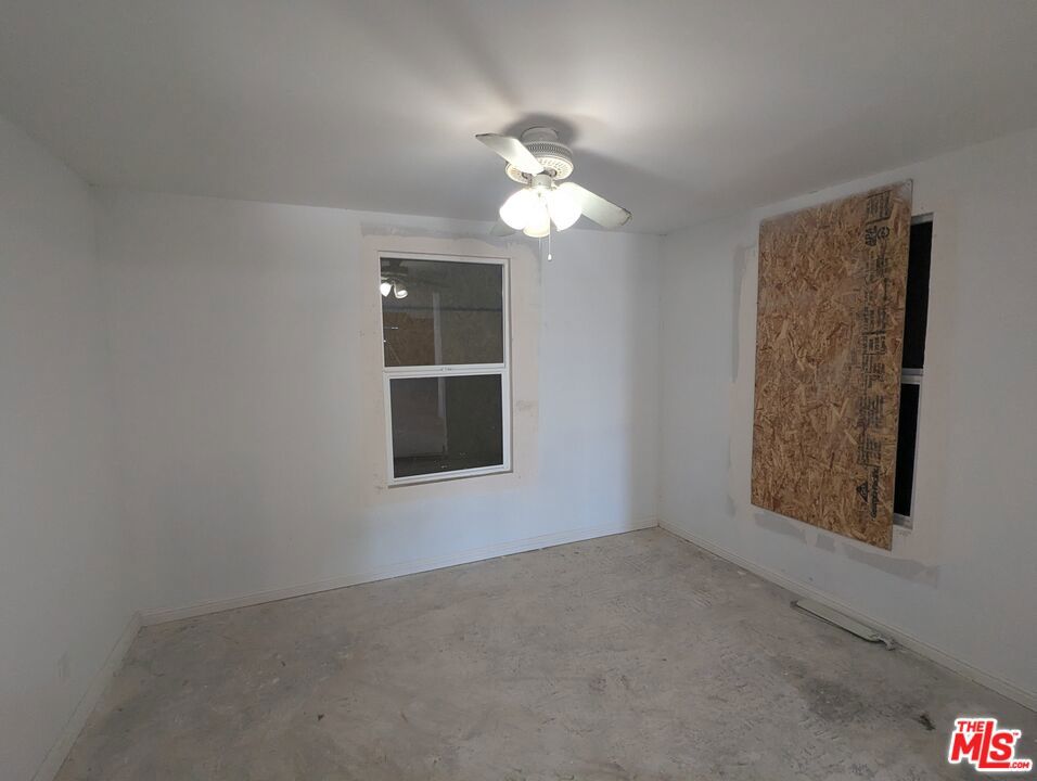 13005 Osborne Street Property Photo 10