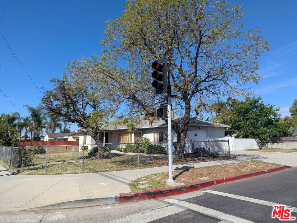 13005 Osborne Street Property Photo 21