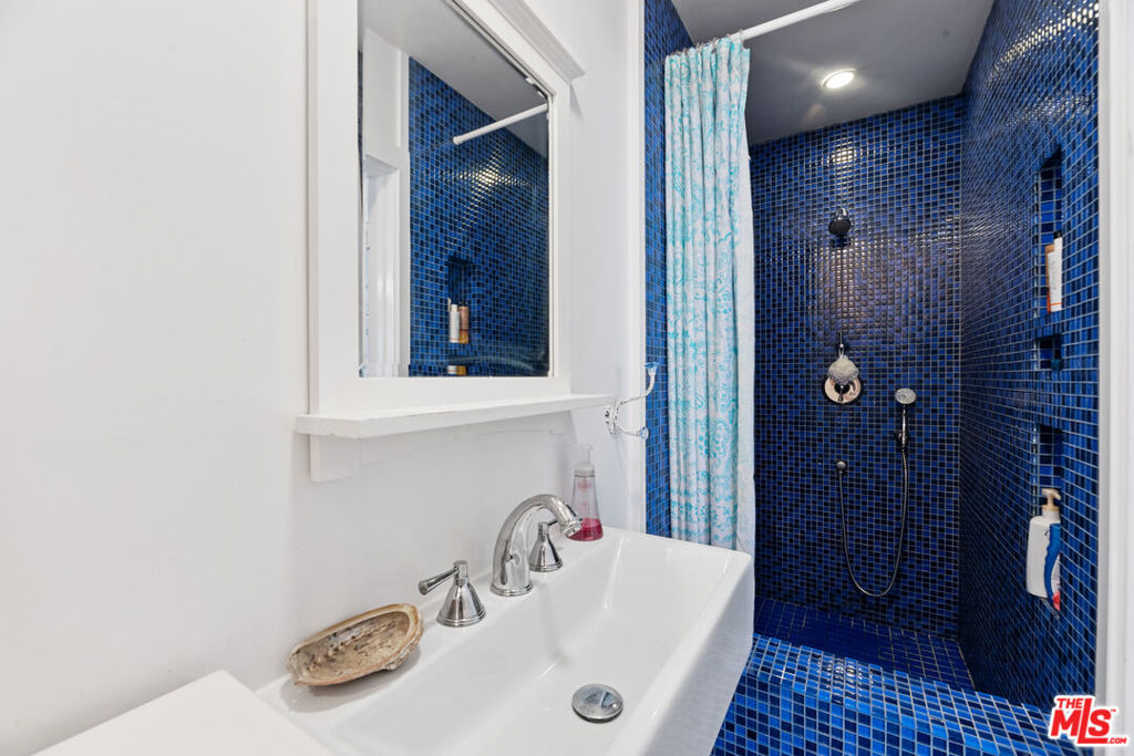 26812319 Property Photo 13