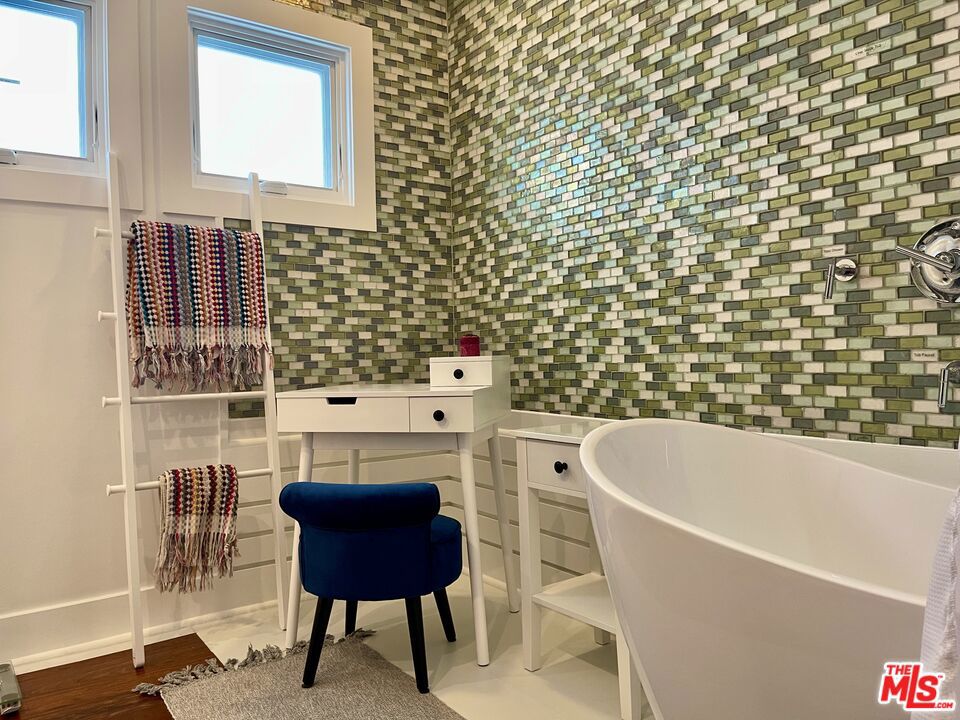 26812319 Property Photo 17