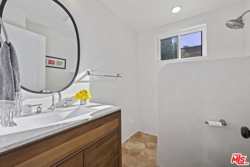 251 N Encinal Avenue Property Photo 17