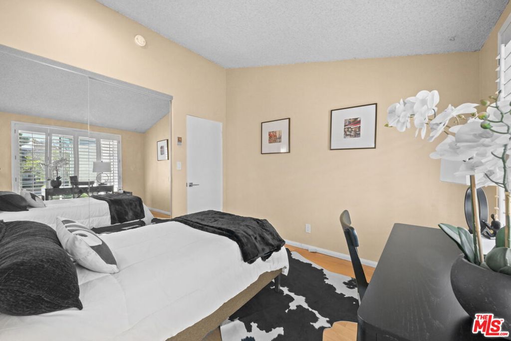 5951 Canterbury Drive 20 Property Photo 13