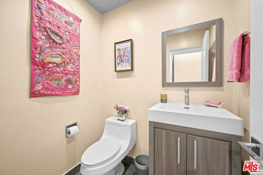 5951 Canterbury Drive 20 Property Photo 16