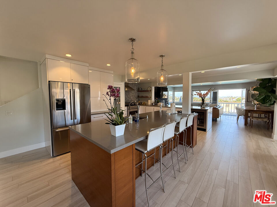 200 Larsson Street Property Photo 4