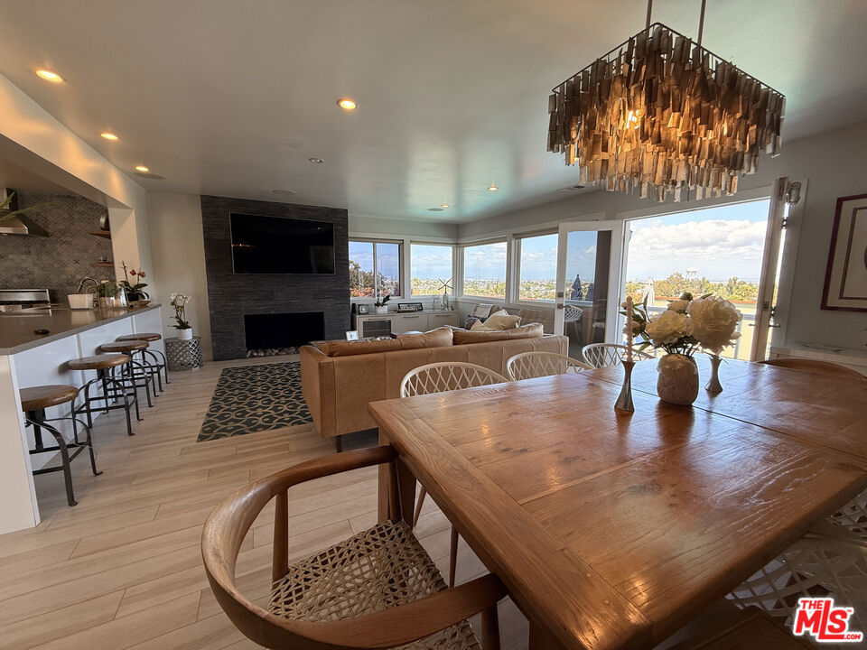 200 Larsson Street Property Photo 6