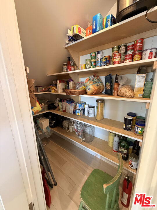 200 Larsson Street Property Photo 12