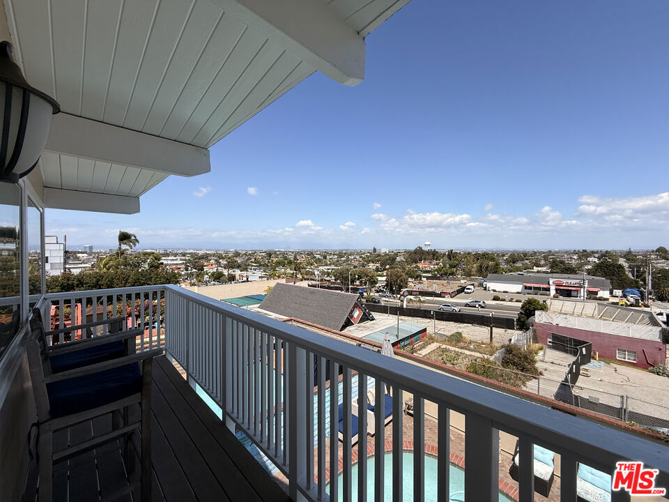 200 Larsson Street Property Photo 16