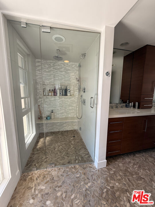 200 Larsson Street Property Photo 18