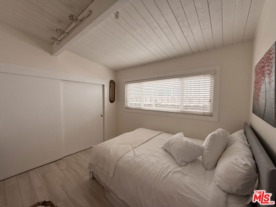 200 Larsson Street Property Photo 21
