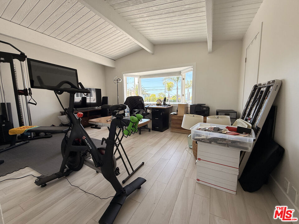 200 Larsson Street Property Photo 23