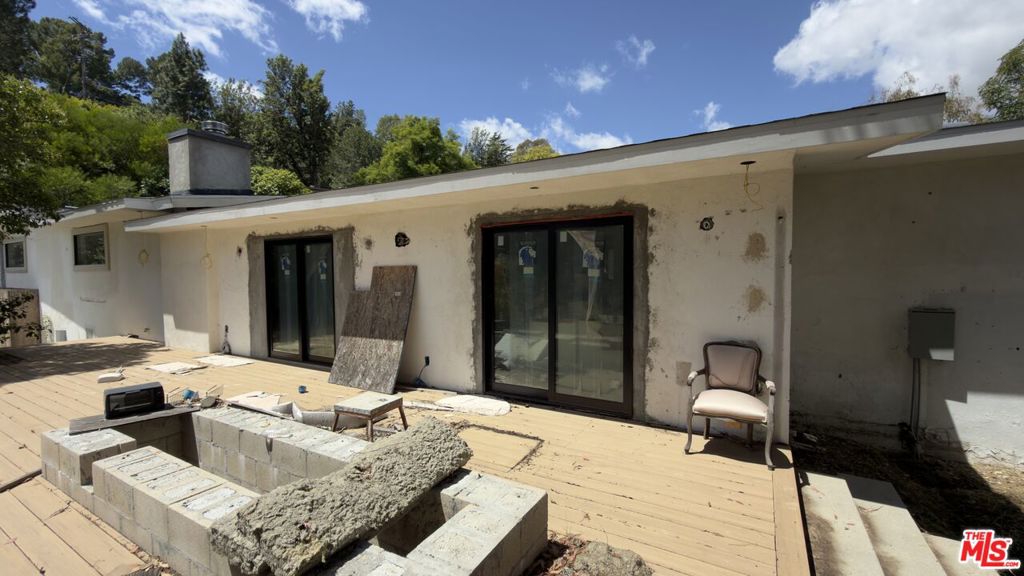 3200 Coldwater Canyon Avenue Property Photo 10