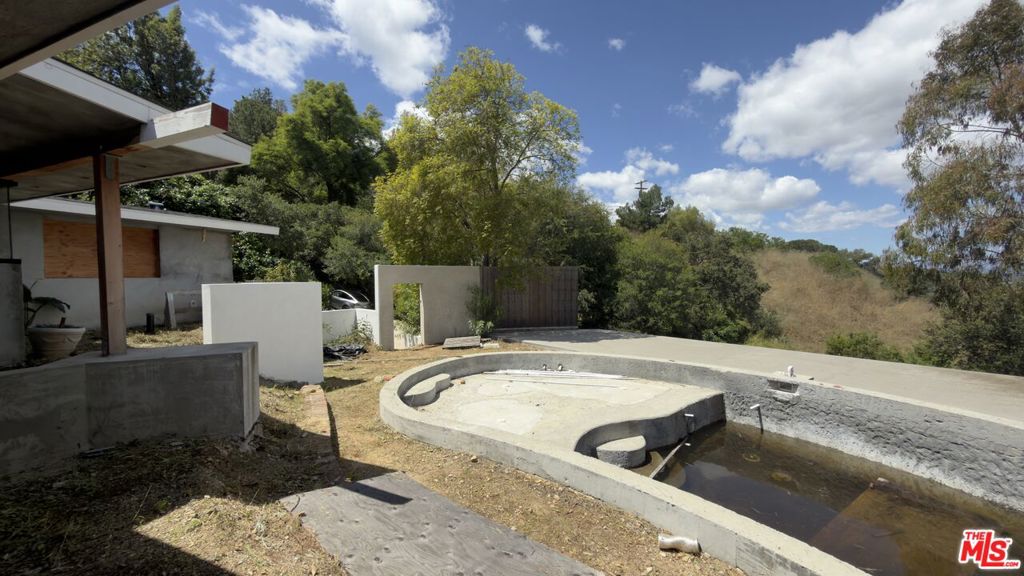 3200 Coldwater Canyon Avenue Property Photo 14