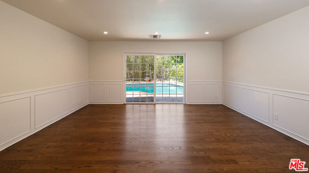 3102 Granville Avenue Property Photo 10