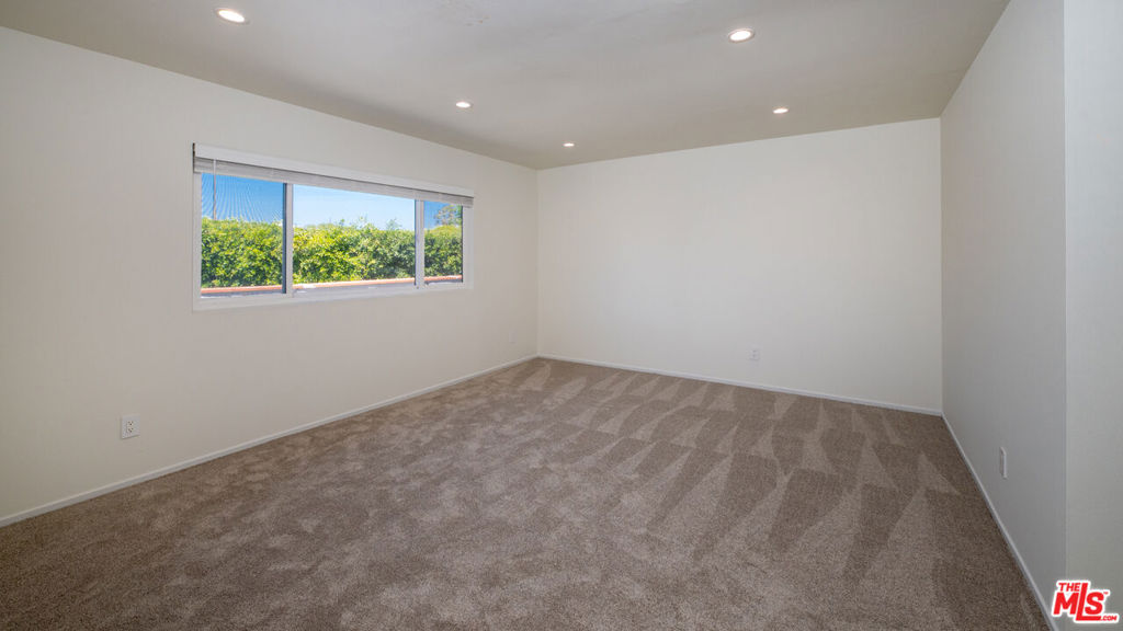 3102 Granville Avenue Property Photo 17