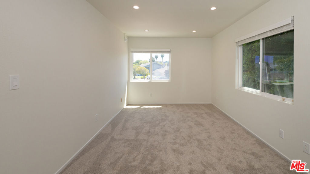 3102 Granville Avenue Property Photo 20
