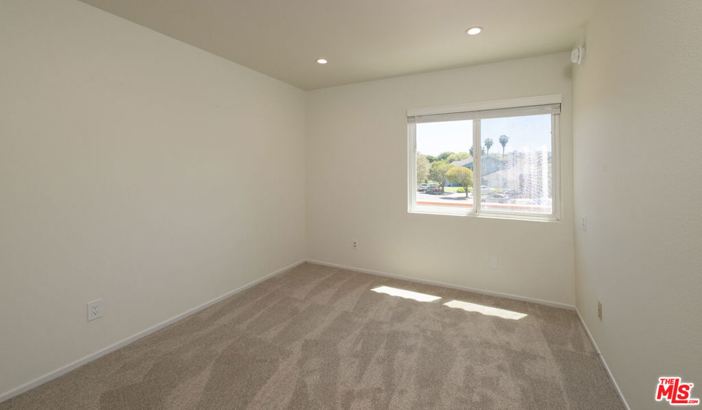 3102 Granville Avenue Property Photo 22
