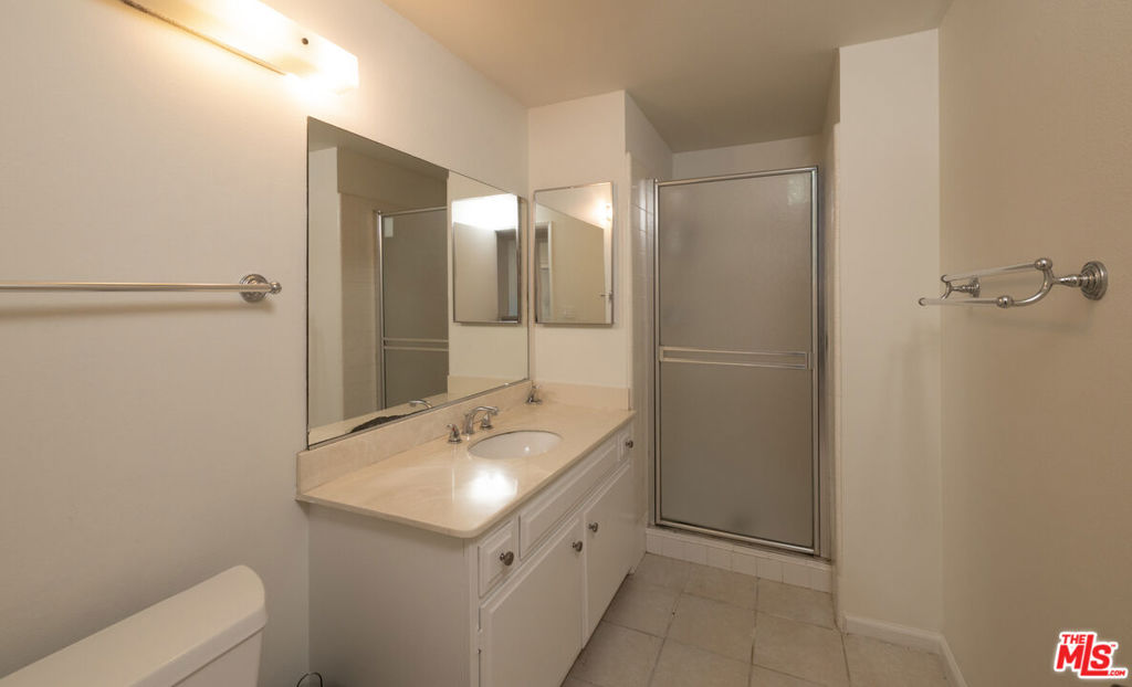 3102 Granville Avenue Property Photo 23