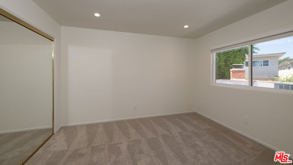 3102 Granville Avenue Property Photo 25