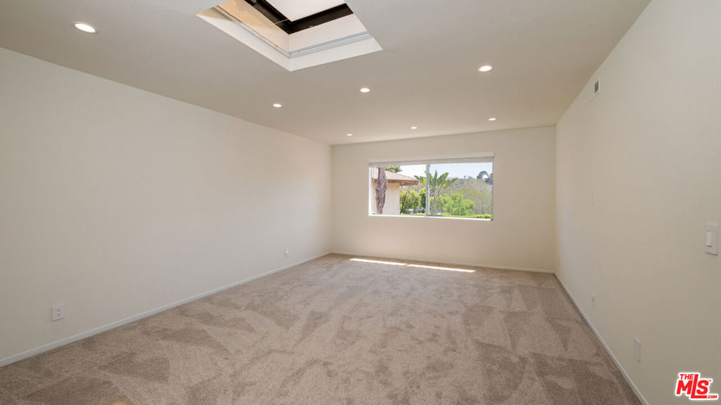 3102 Granville Avenue Property Photo 26
