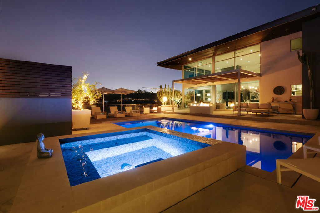 2651 Nichols Canyon Road Property Photo 1