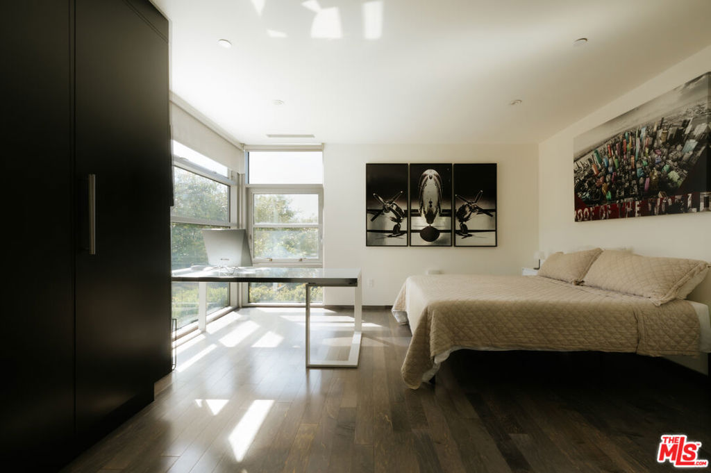 2651 Nichols Canyon Road Property Photo 4